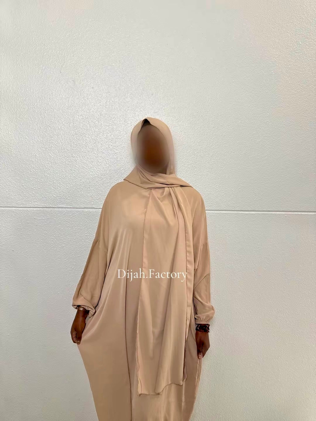 ABAYA VOILE INTÉGRÉE